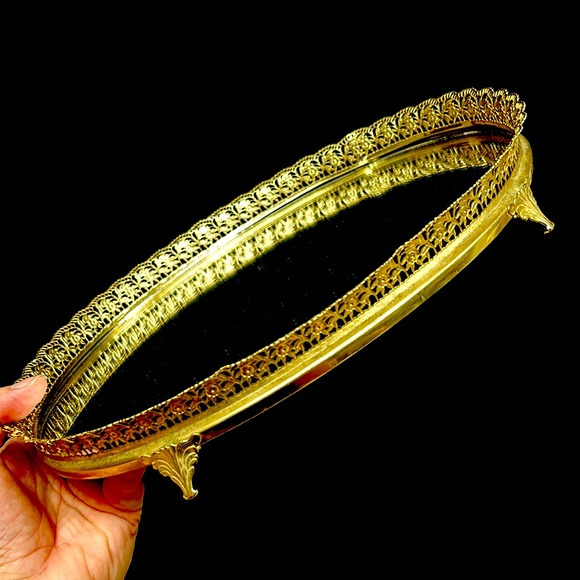 - Mid Century mirrored gold tone metal ornate filigree vanity tray with fe… - Picture 2 of 7